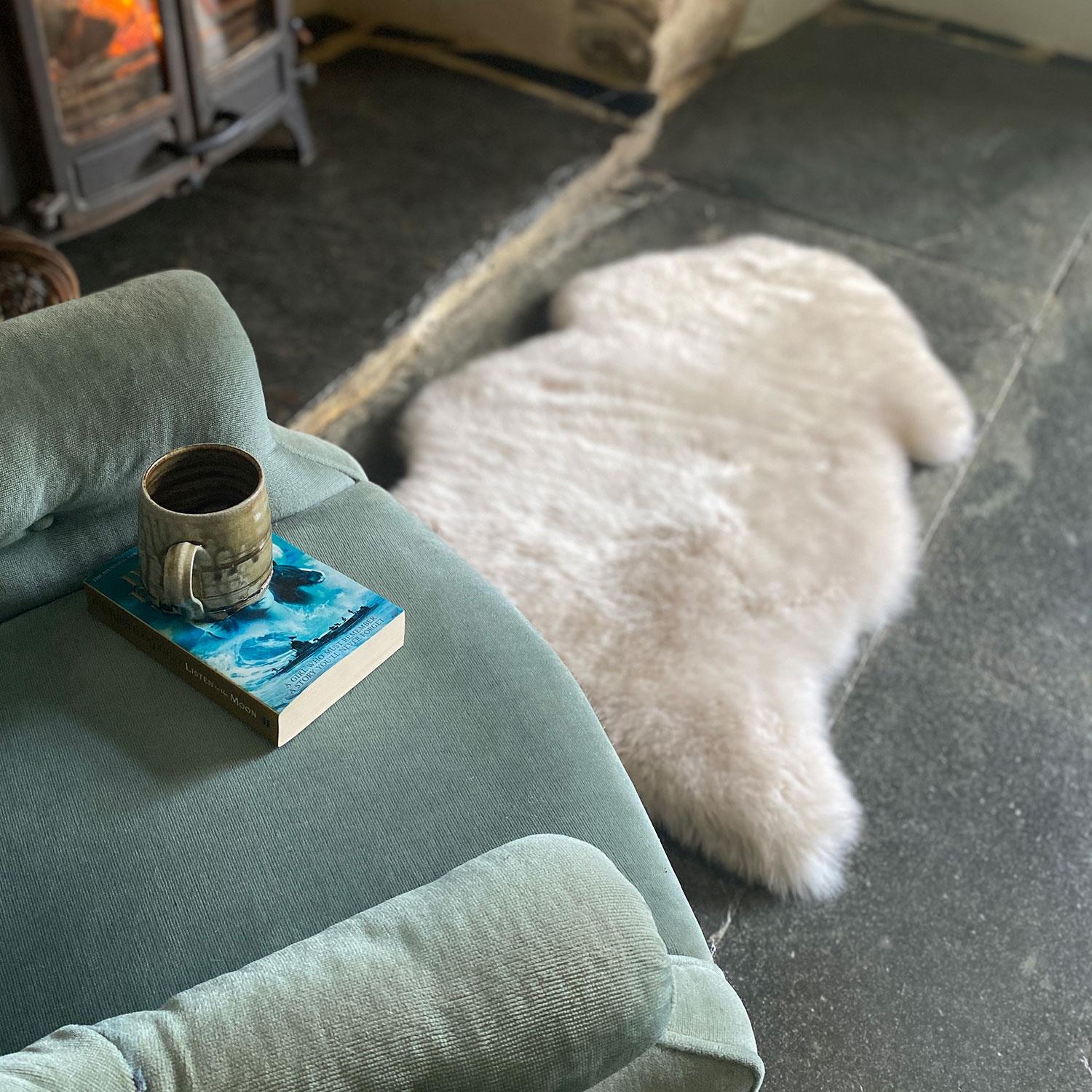 British Sheepskin Rug Linen - Image 8