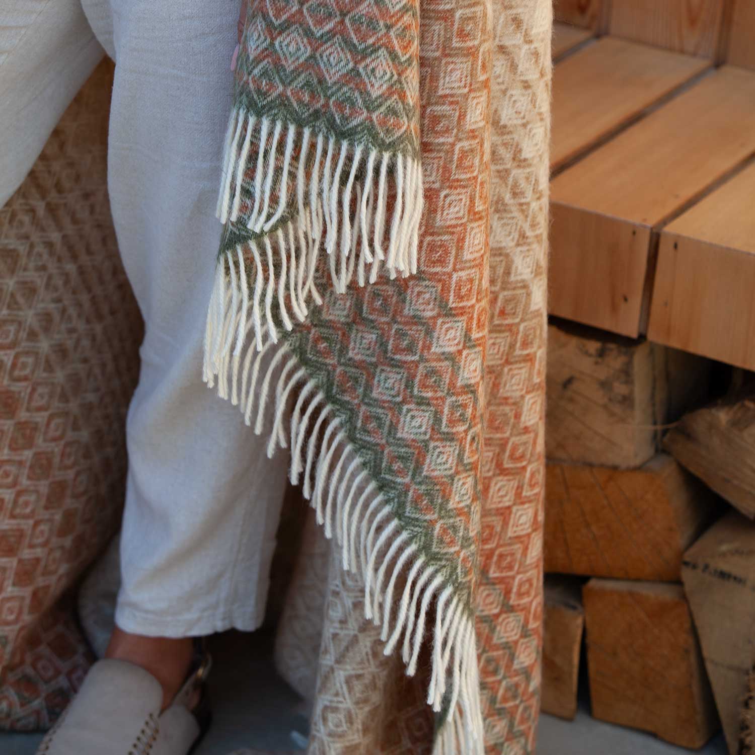 British Wool Throw Terracotta & Green - Image 7