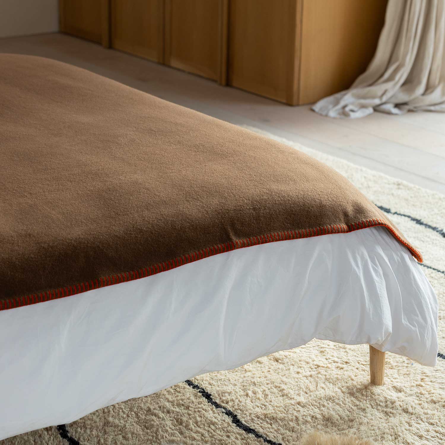 Cadiz Merino Blanket Gingerbread - Image 3