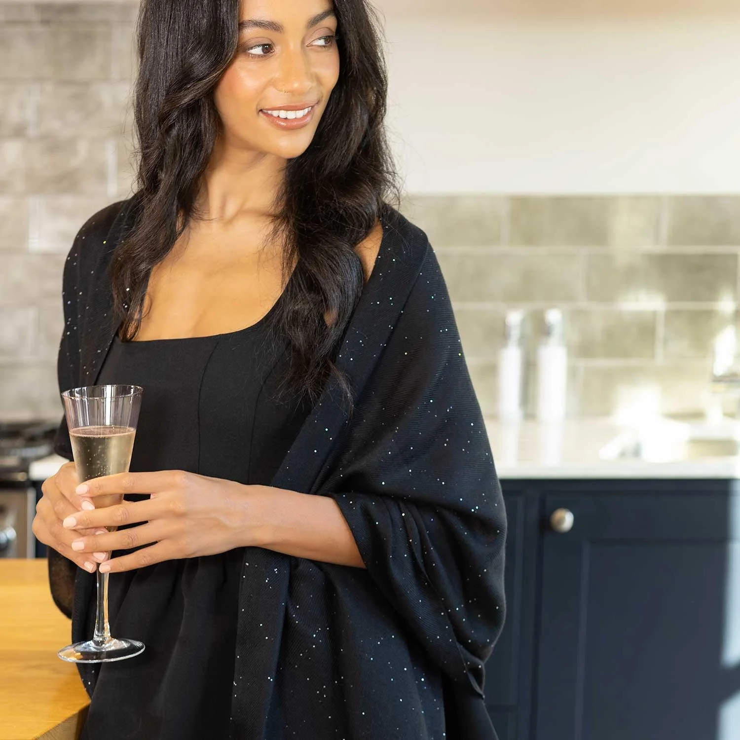 Celeste Cashmere Shawl Black - Image 4