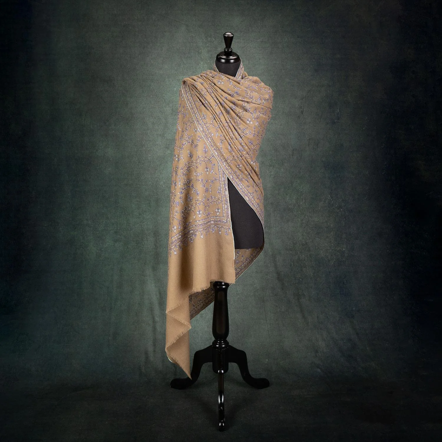 Embroidered Classic Toosh 'Mayajaal Shawl Beela'