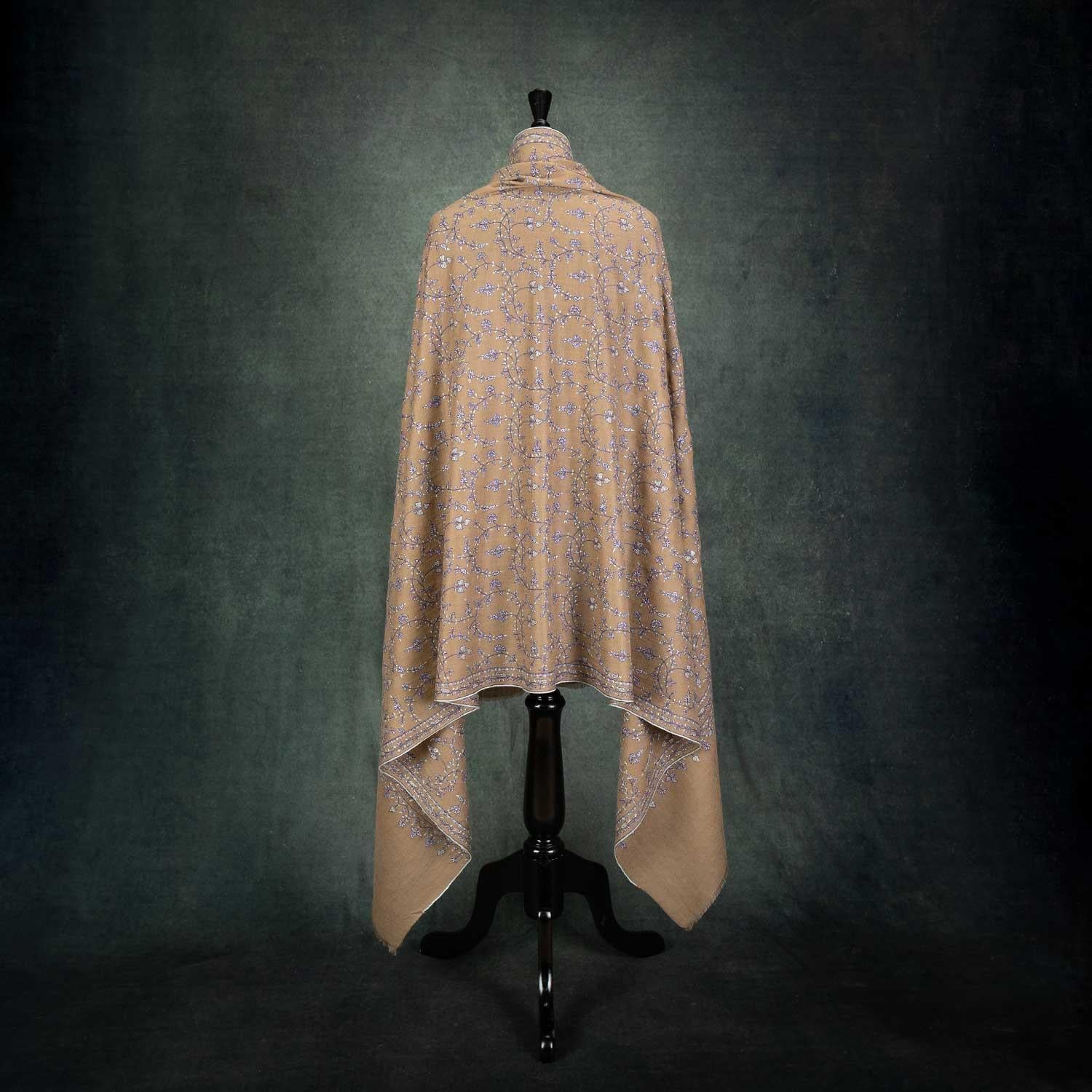 Embroidered Classic Toosh 'Mayajaal Shawl Beela' - Image 3