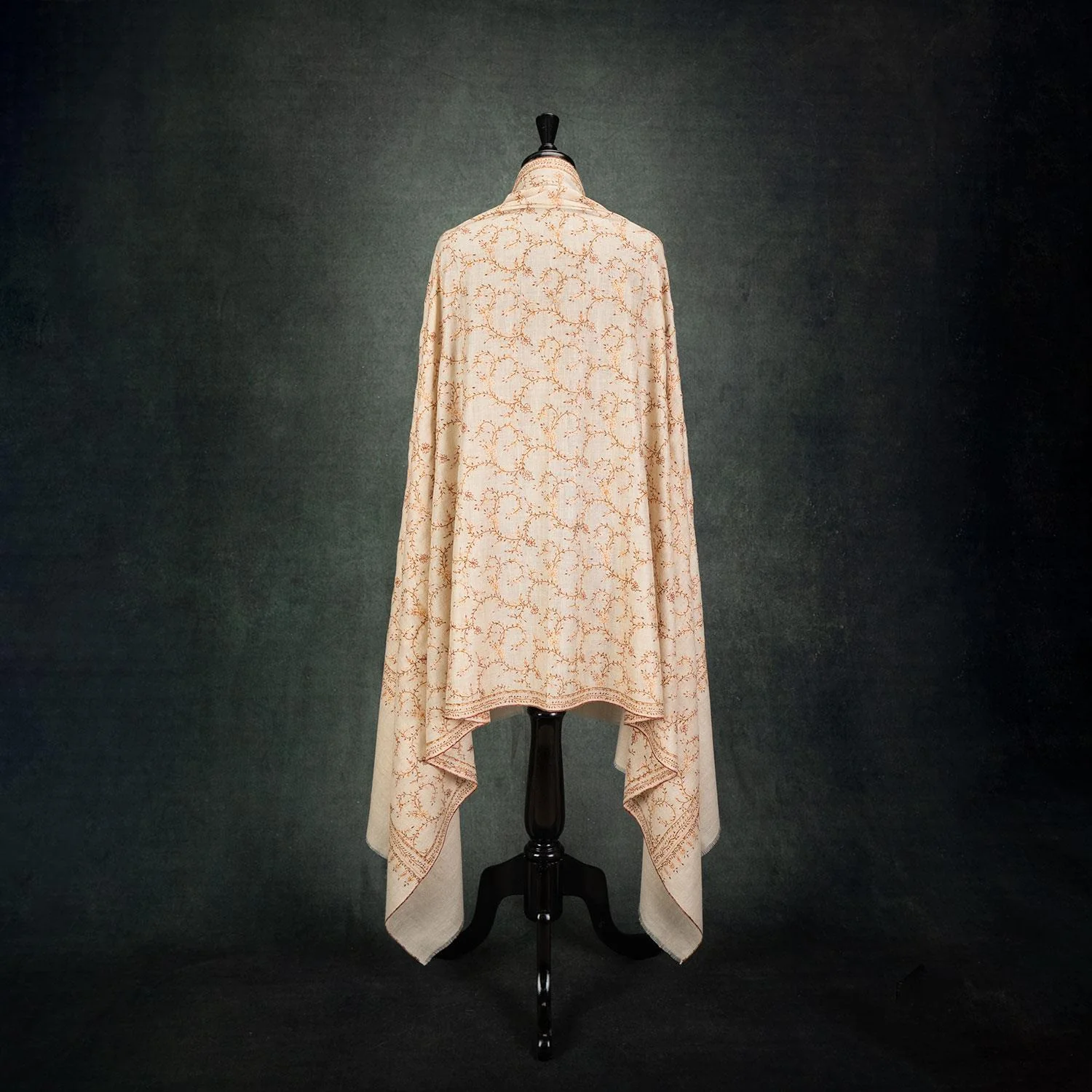 Embroidered Classic Toosh 'Mayajaal Shawl Mallika' - Image 3