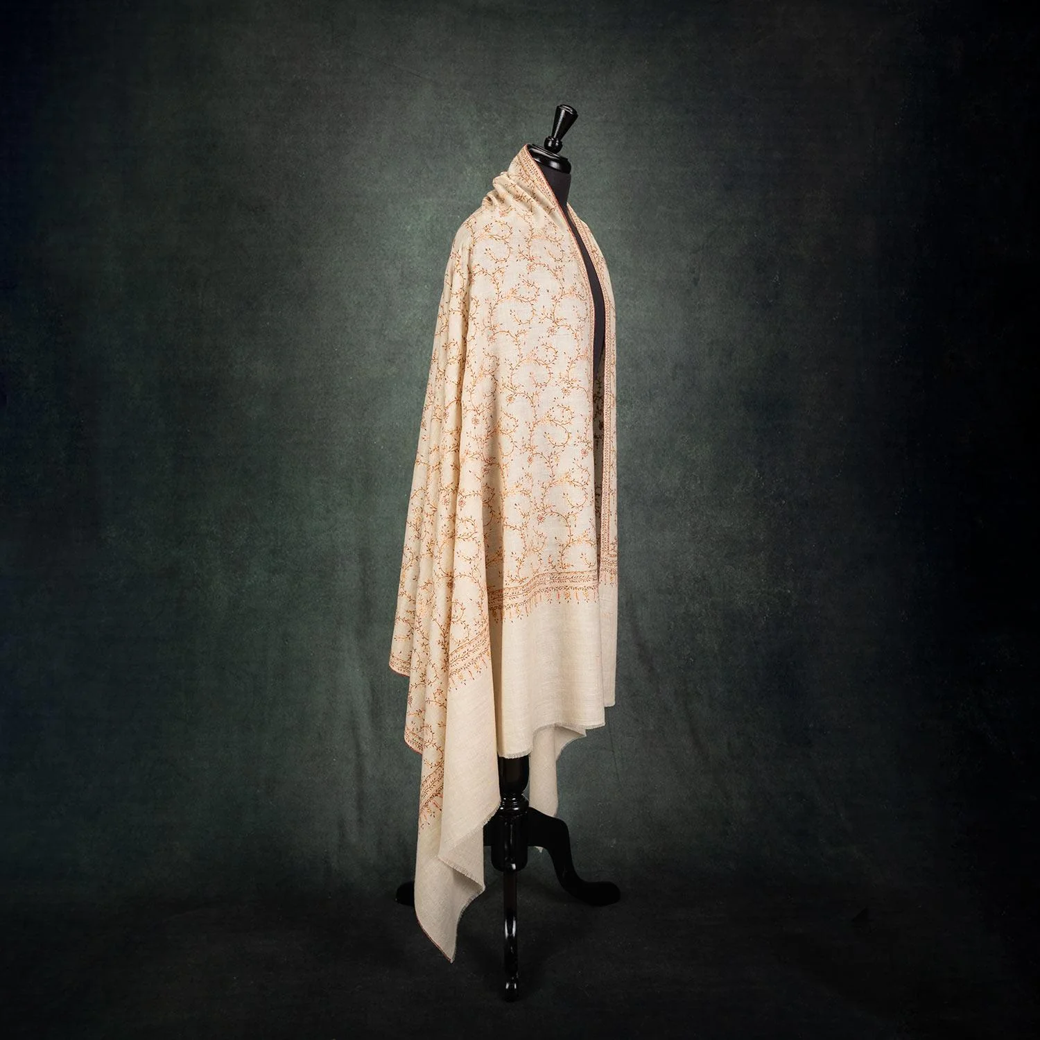 Embroidered Classic Toosh 'Mayajaal Shawl Mallika' - Image 4