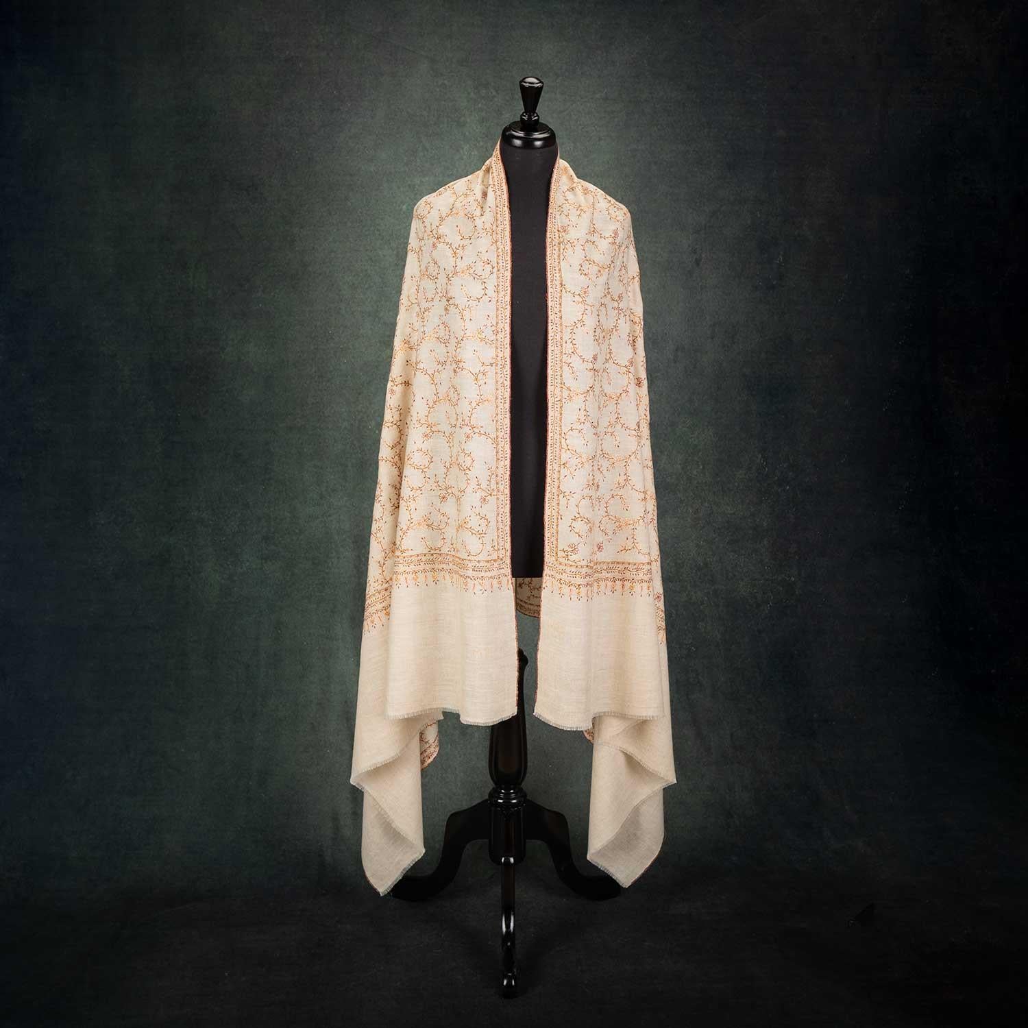 Embroidered Classic Toosh 'Mayajaal Shawl Mallika' - Image 5