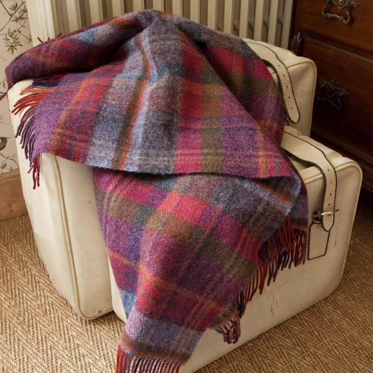 English Country Woollen Throw Bramble - Image 6