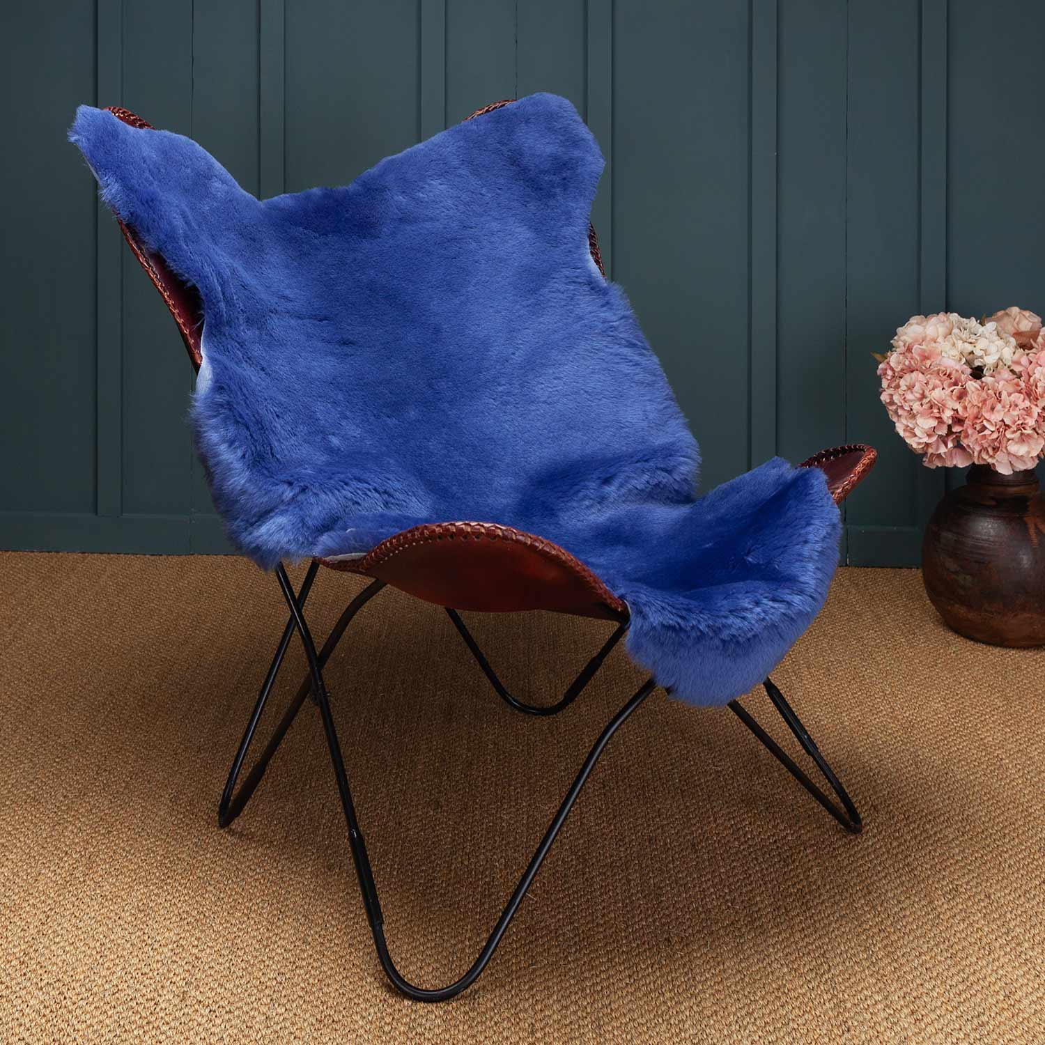 Exclusive Sheepskin Throw Cobalt - Image 4