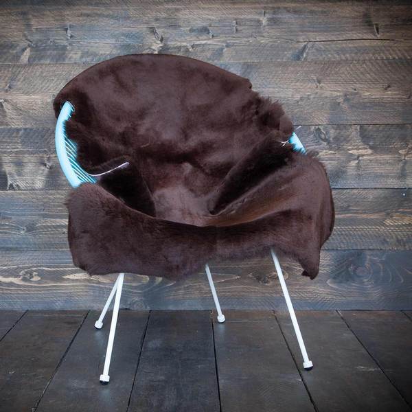 Exclusive Sheepskin Throw Dark Chocolate - Image 4