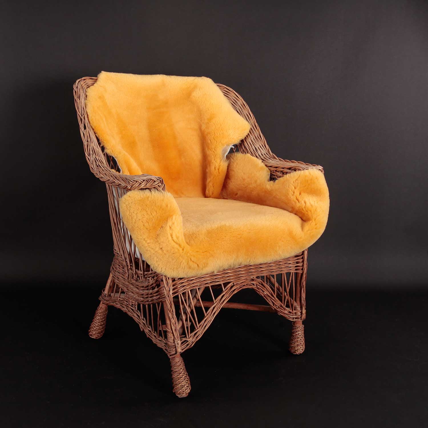 Exclusive Sheepskin Throw Gold - Image 3