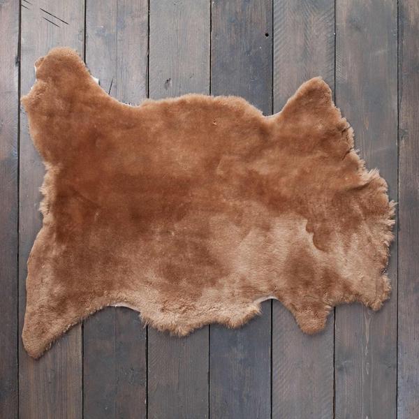 Exclusive Sheepskin Throw Otter - Image 5