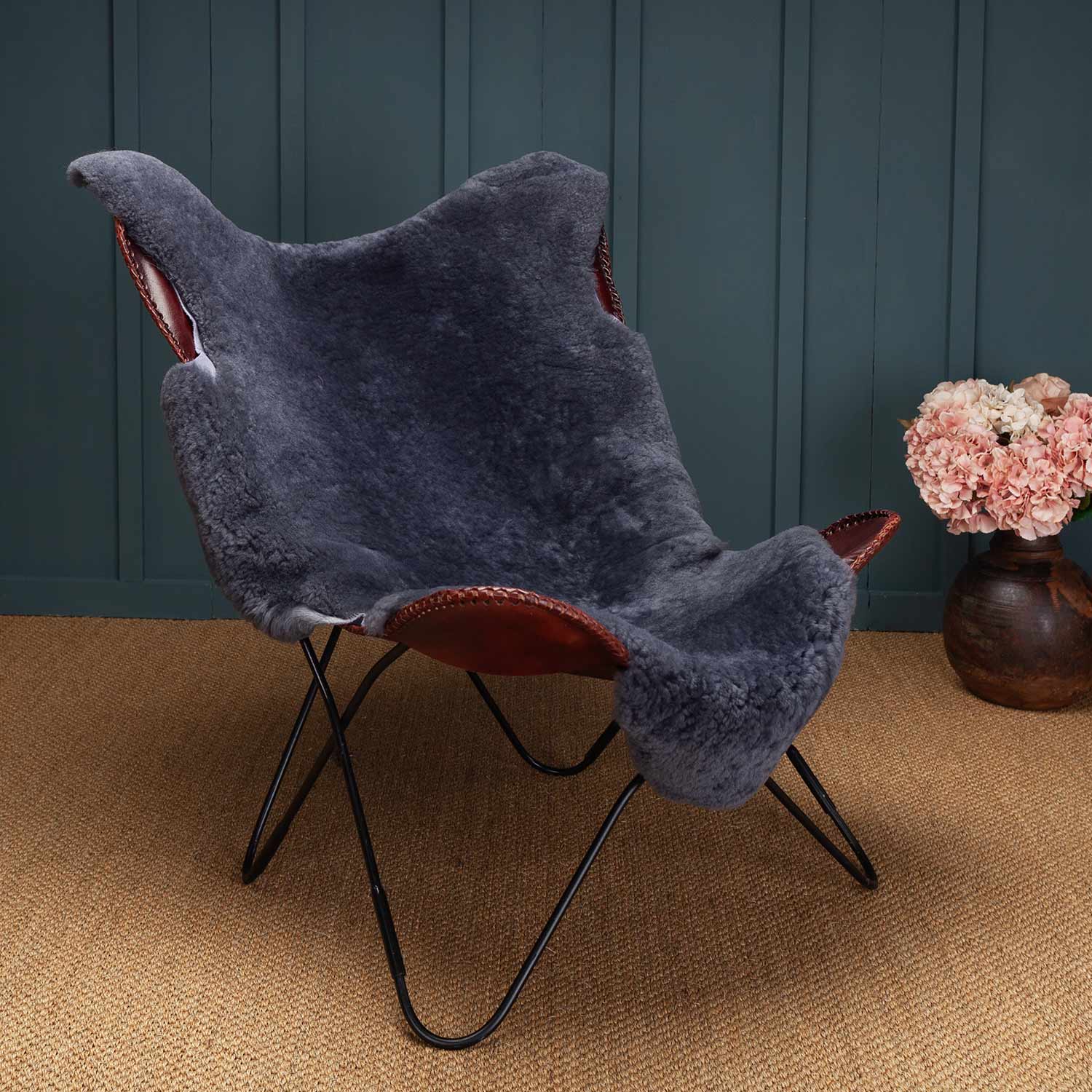 Exclusive Sheepskin Throw Silver - Image 4