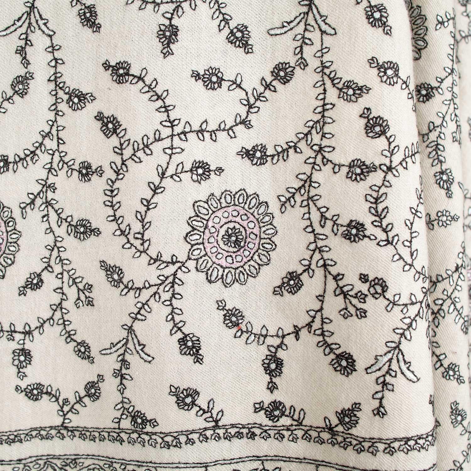 Handloomed Sozni Embroidered Chakra Shawl 'Sudarshan' - Image 5