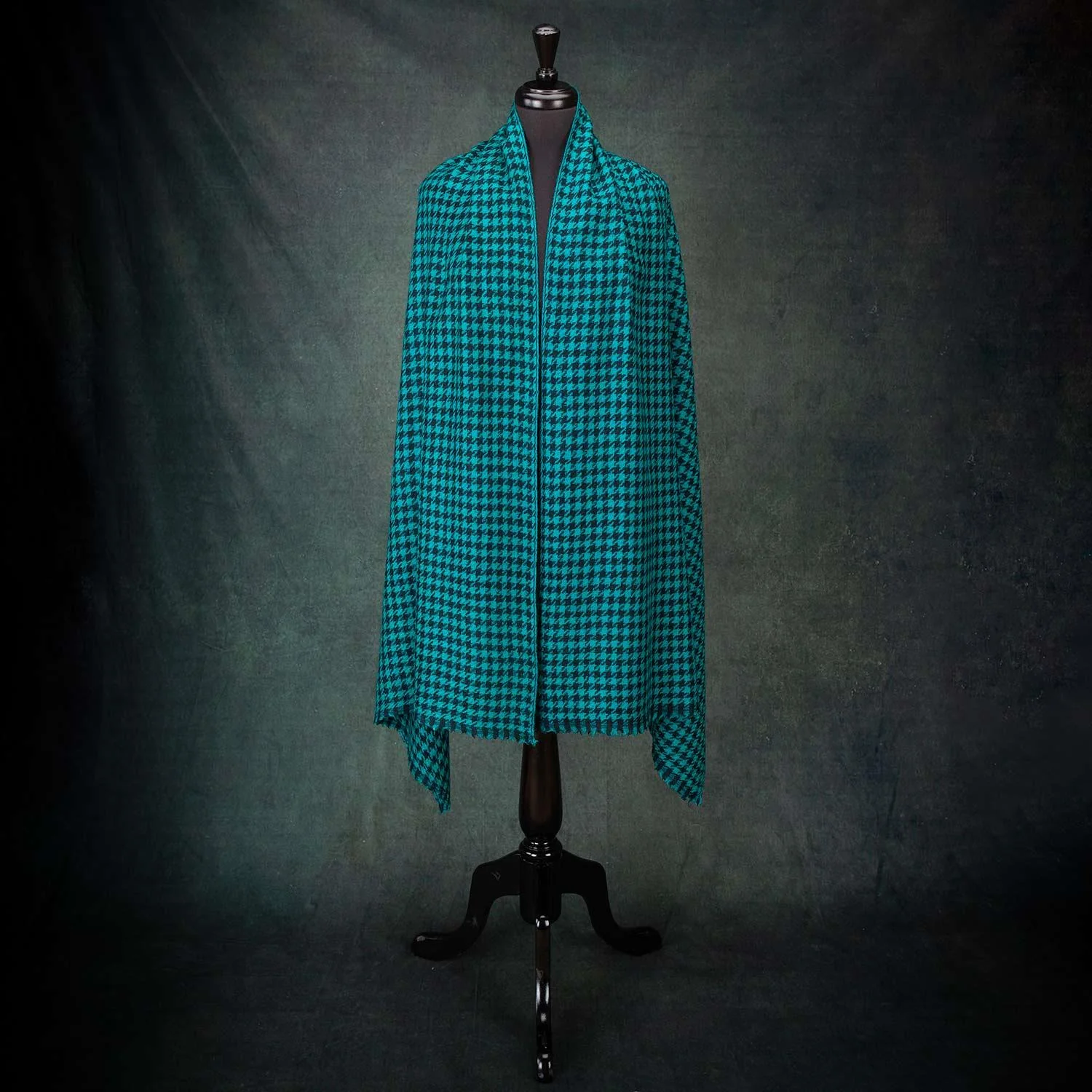 Houndstooth Shawl Emerald - Image 3