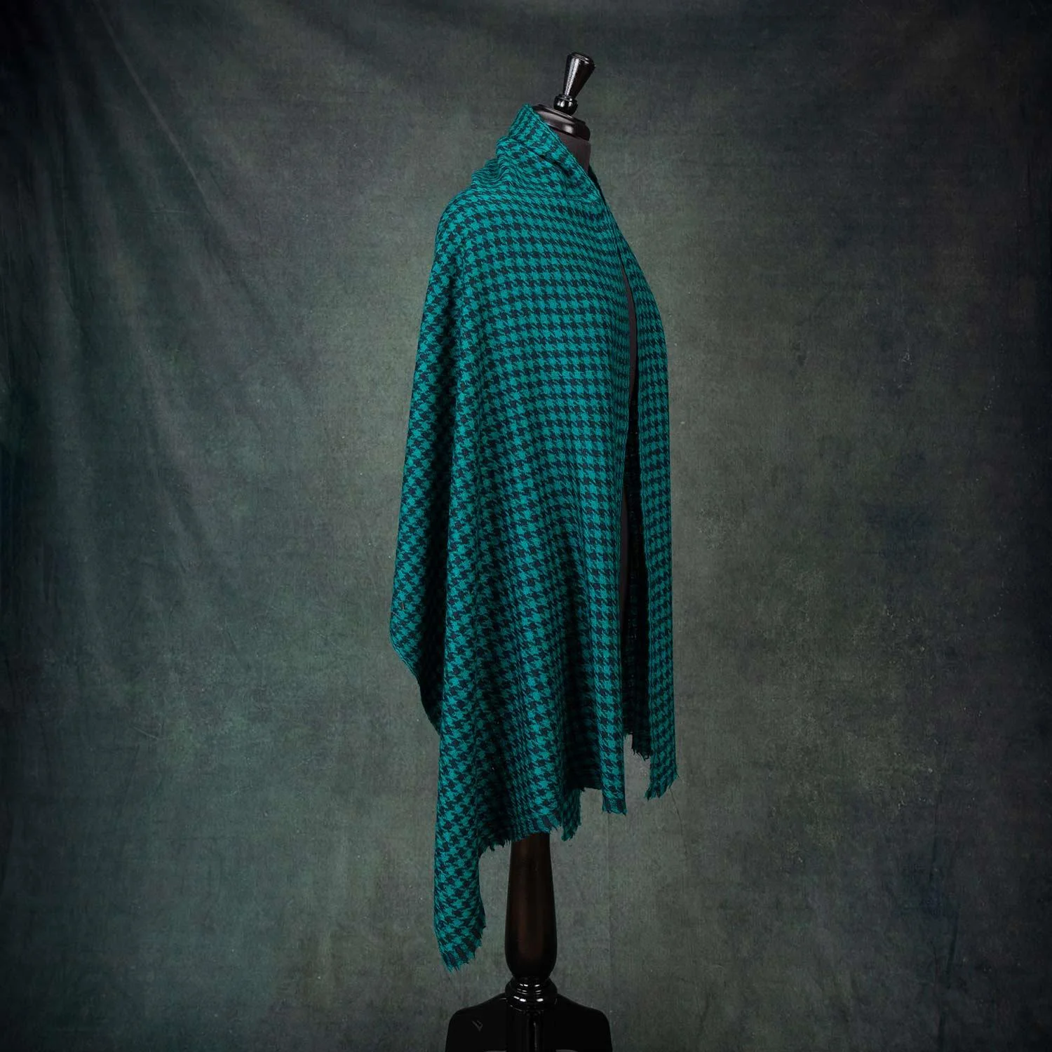 Houndstooth Shawl Emerald - Image 4