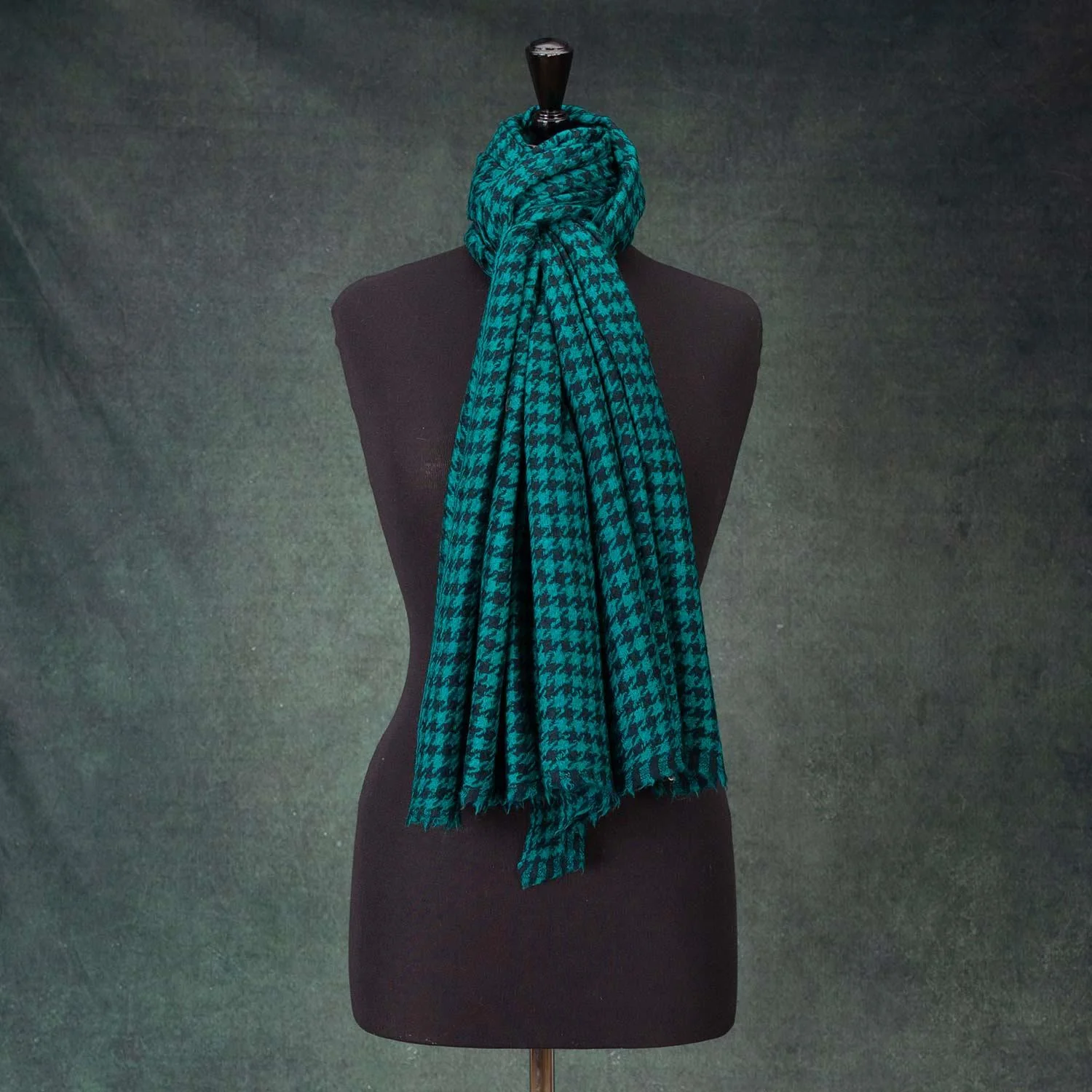 Houndstooth Shawl Emerald - Image 5