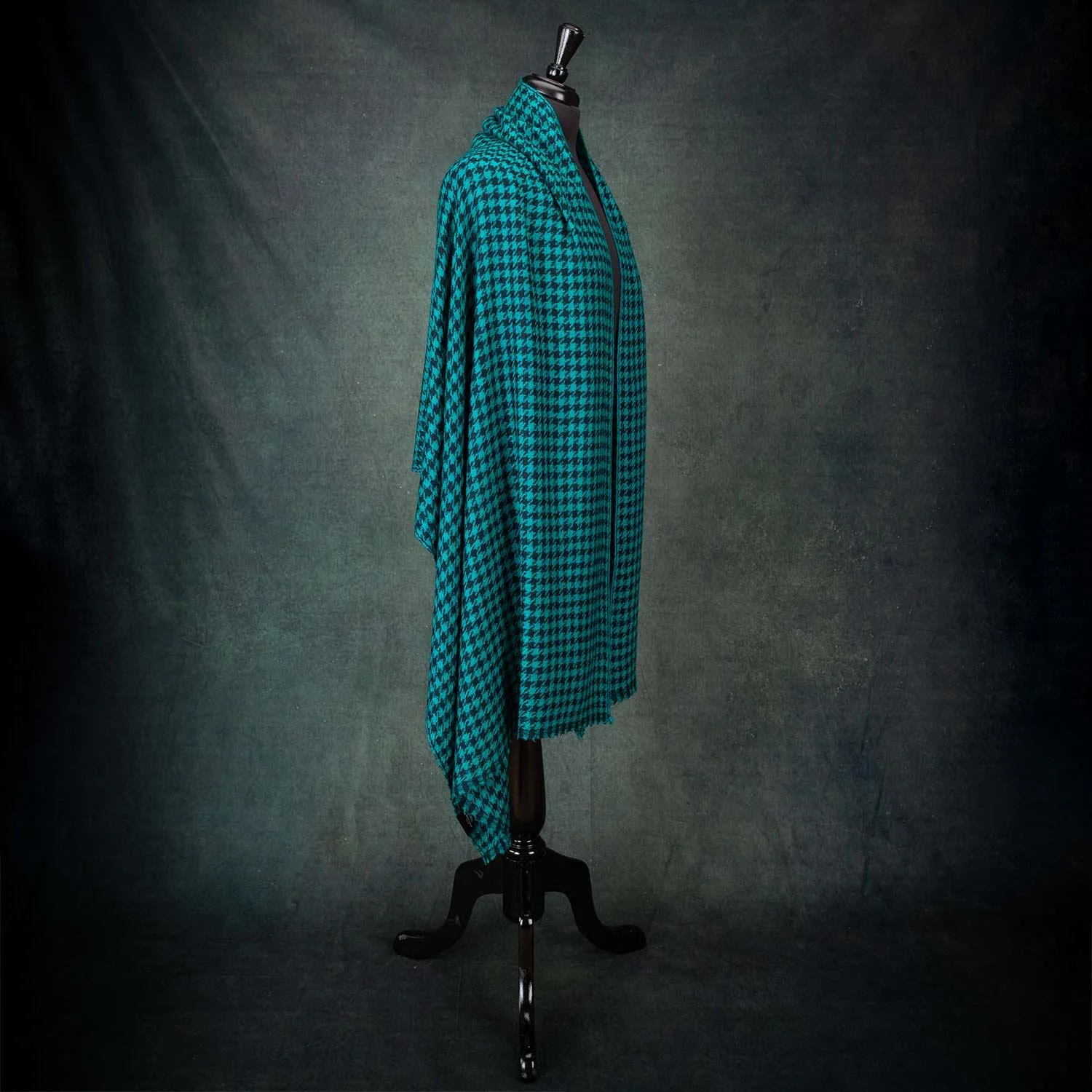 Houndstooth Shawl Emerald - Image 6