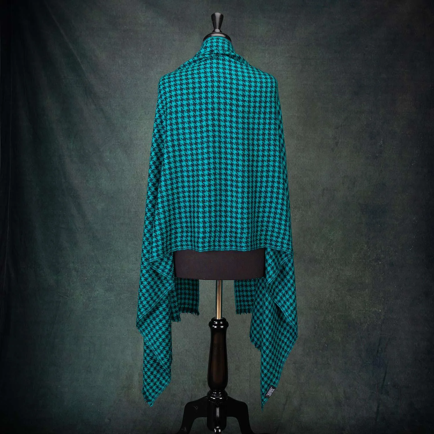Houndstooth Shawl Emerald - Image 7