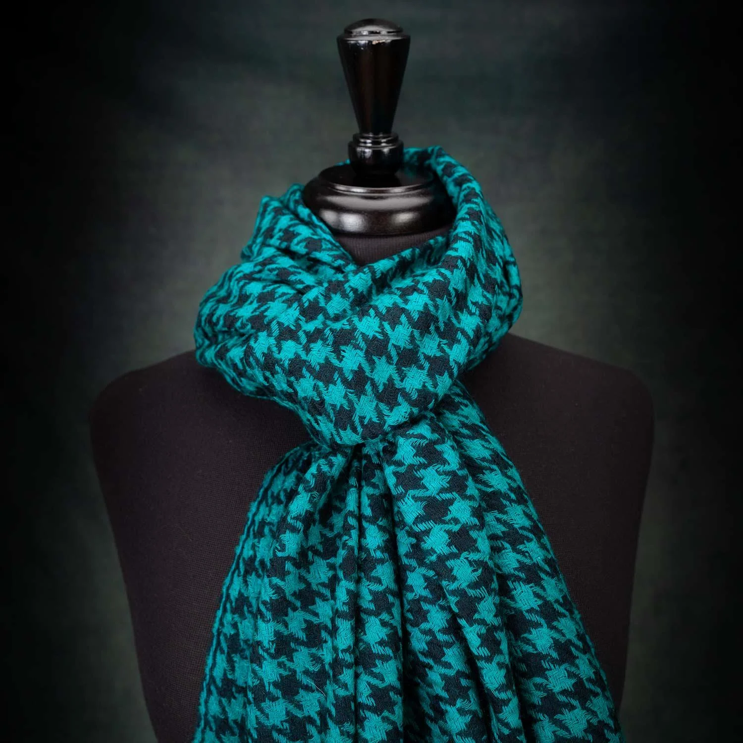 Houndstooth Shawl Emerald - Image 9