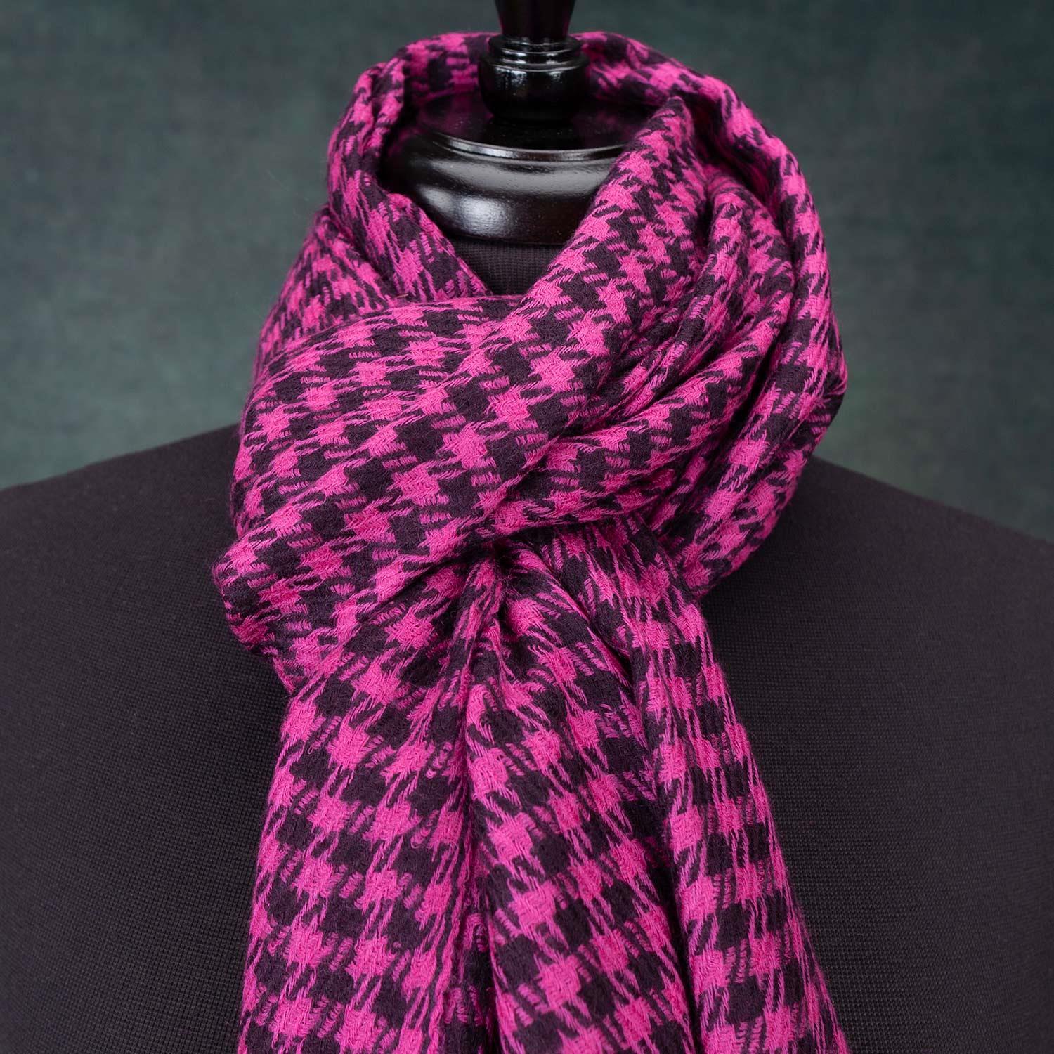Houndstooth Shawl Fuchsia - Image 3