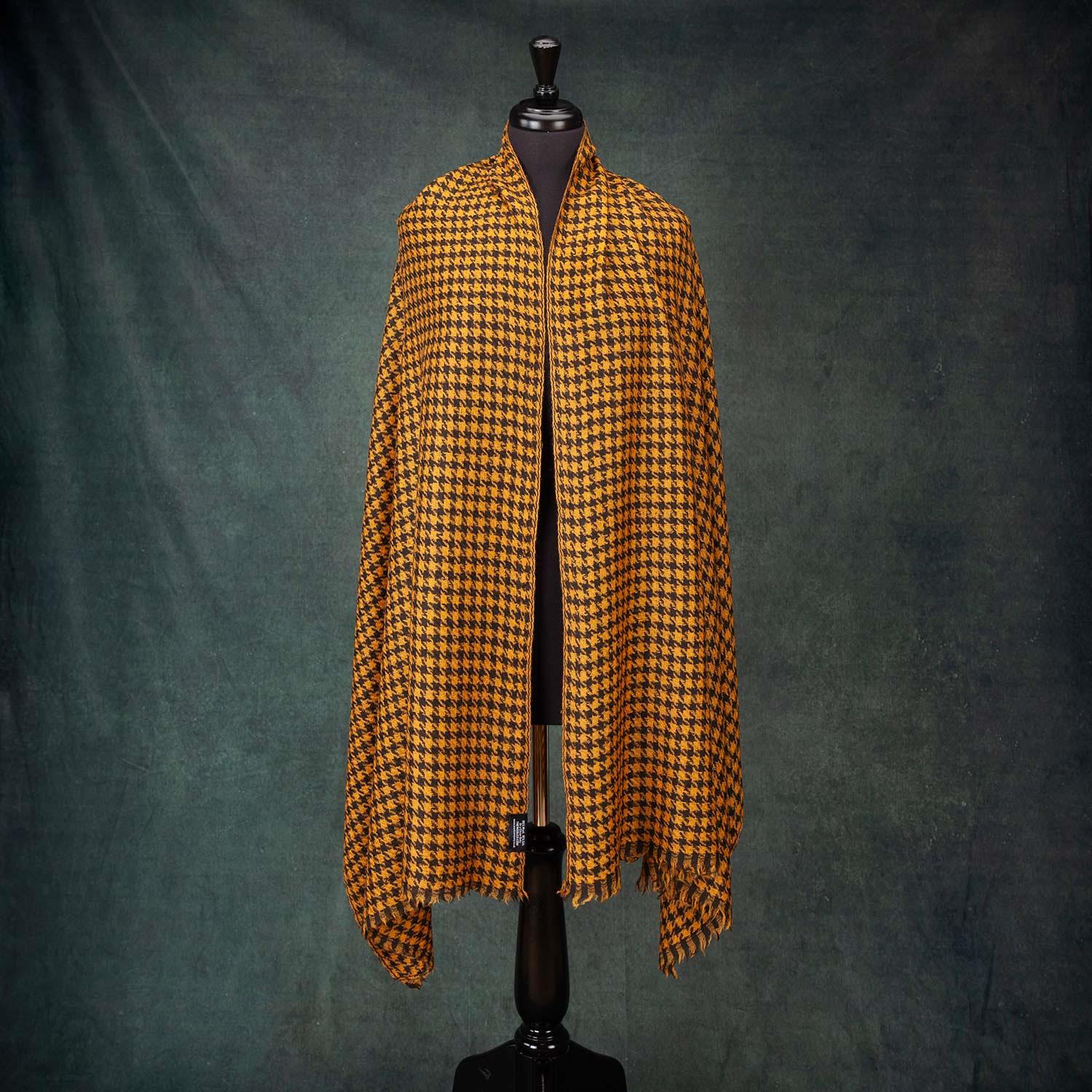 Houndstooth Shawl Gold - Image 4