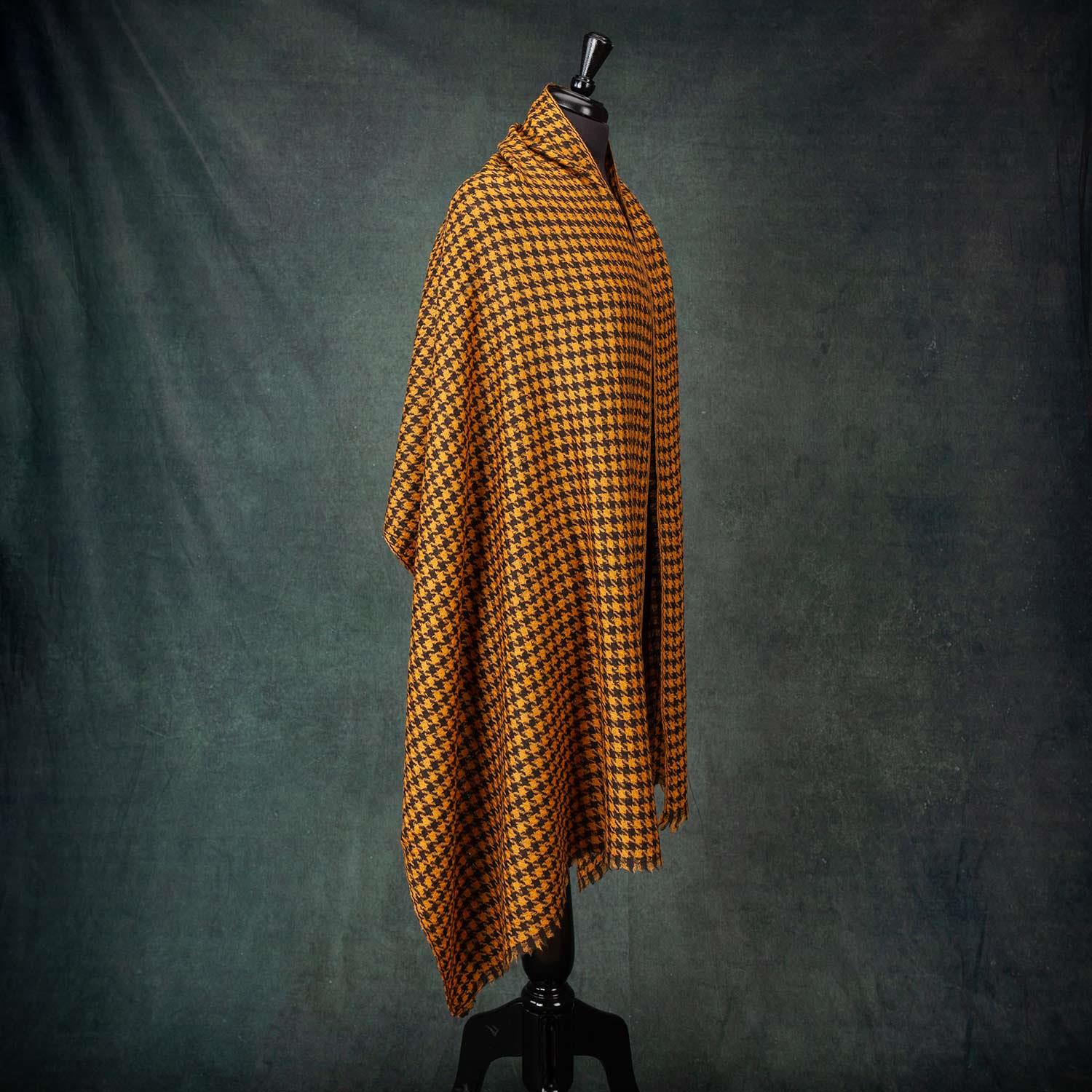 Houndstooth Shawl Gold - Image 5