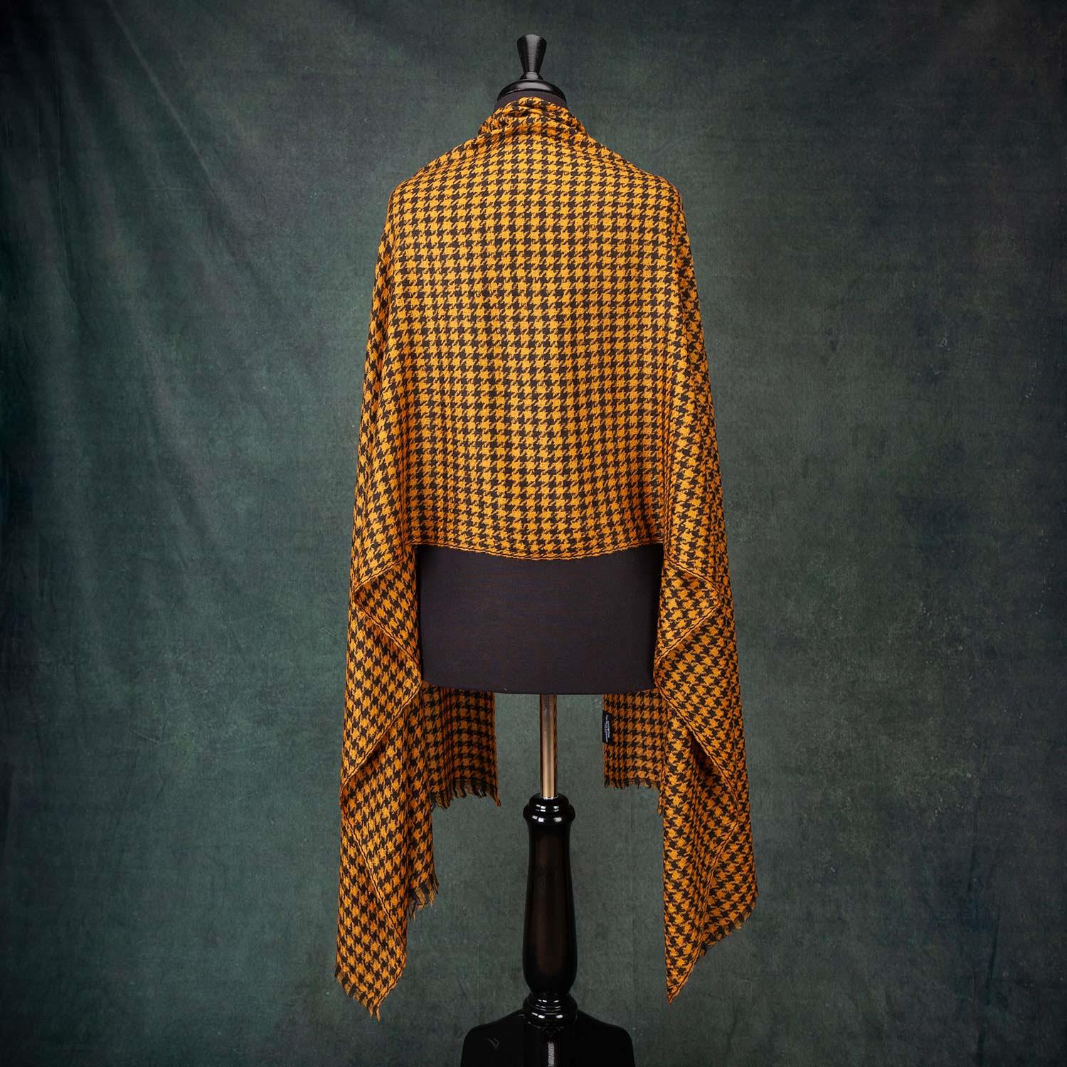 Houndstooth Shawl Gold - Image 6