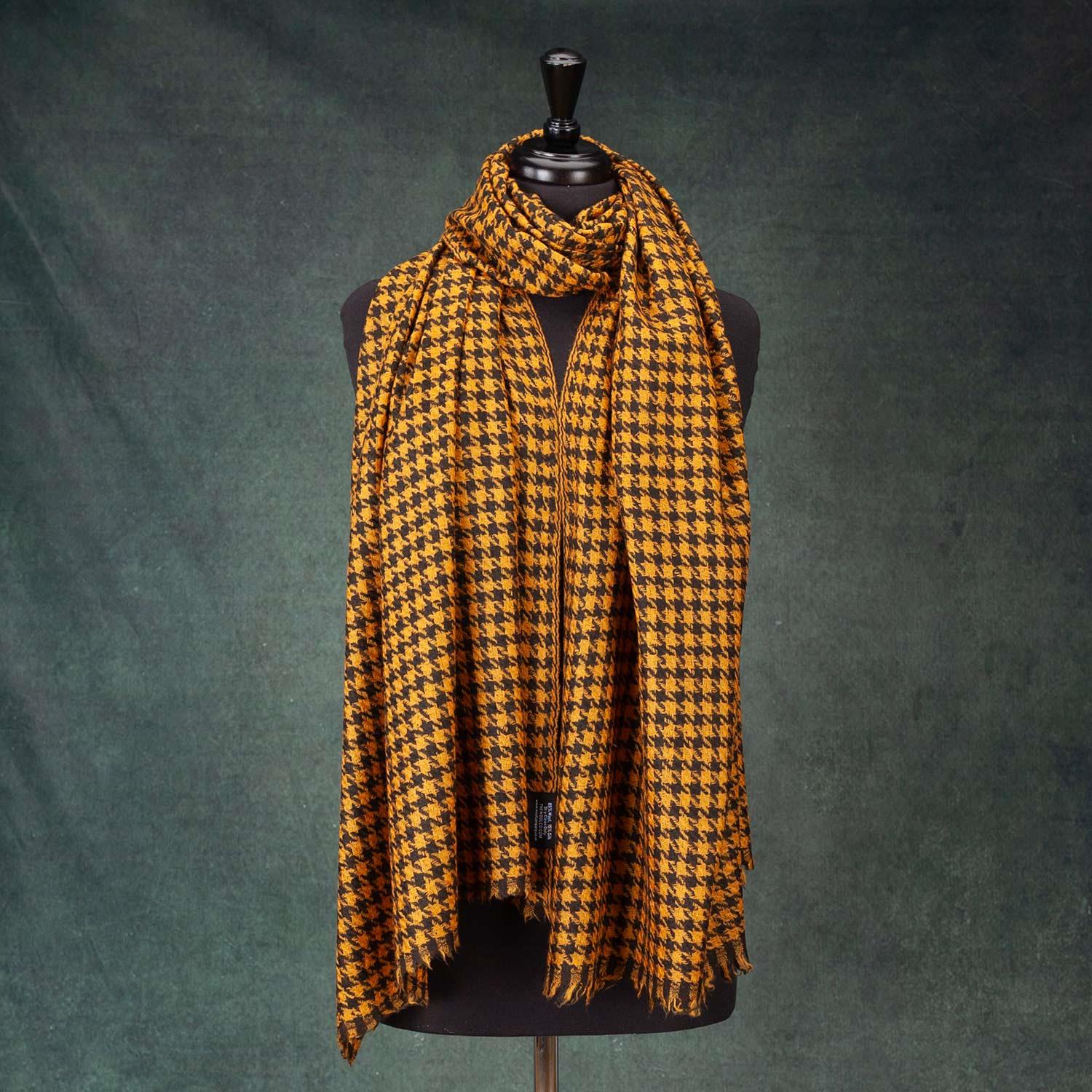 Houndstooth Shawl Gold - Image 7