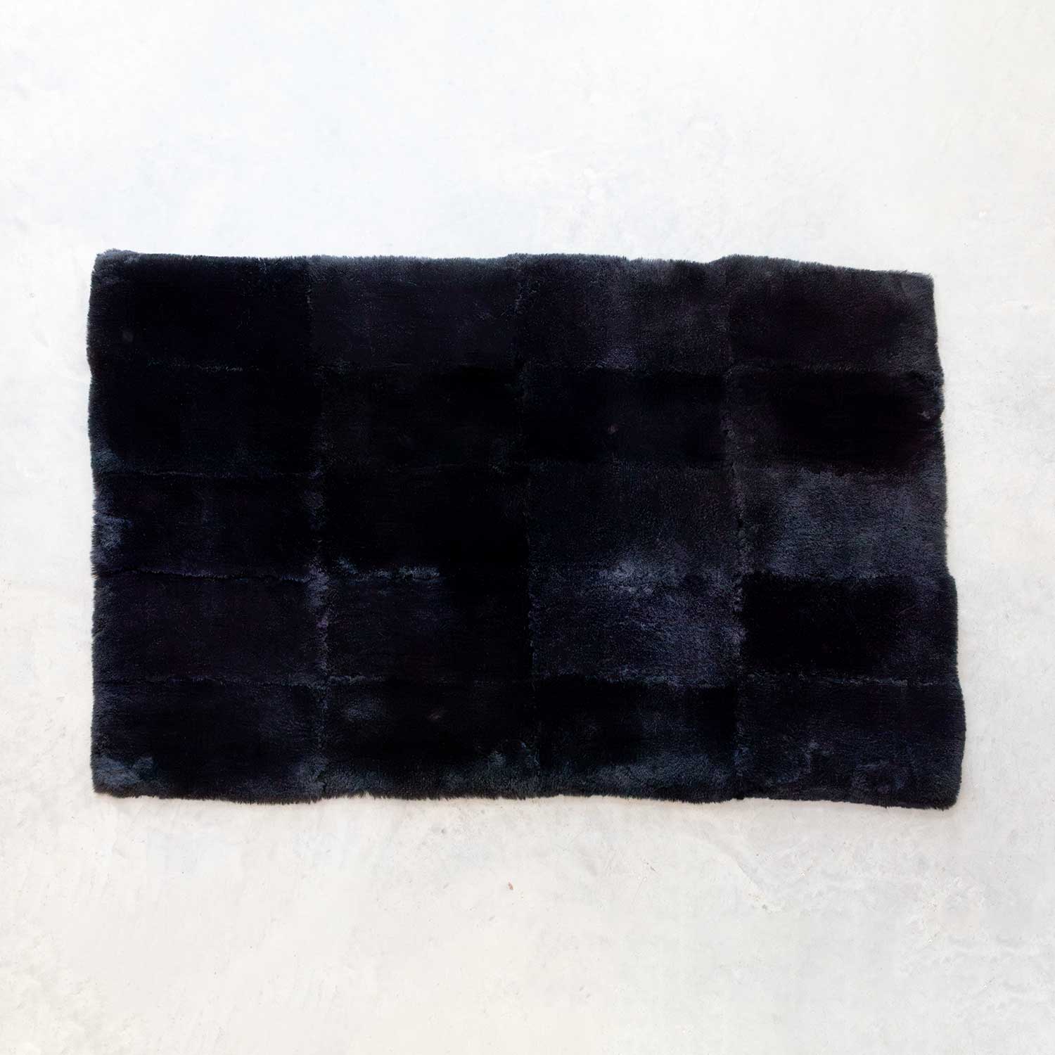 Luxury Sheepskin Pet Bed - Image 10