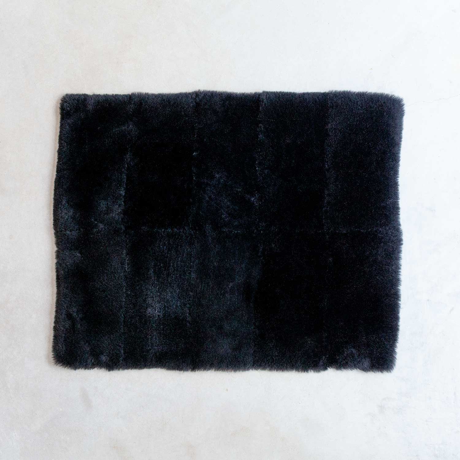 Luxury Sheepskin Pet Bed - Image 16