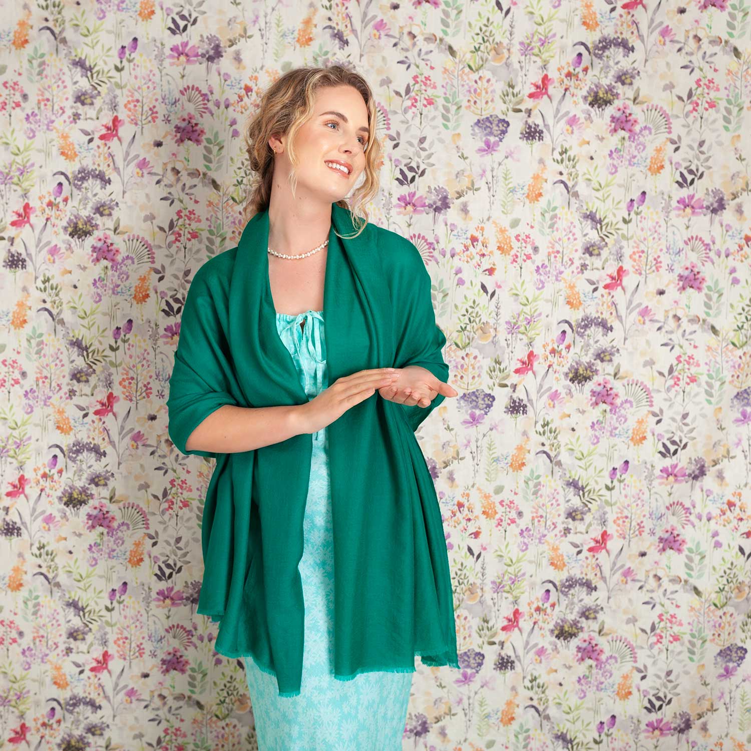 Luxe Merino Silk Shawl Emerald - Image 2