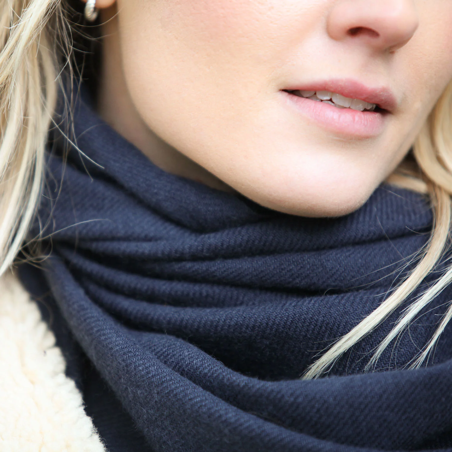 Luxury Pashmina Shawl Blueberry - Image 4