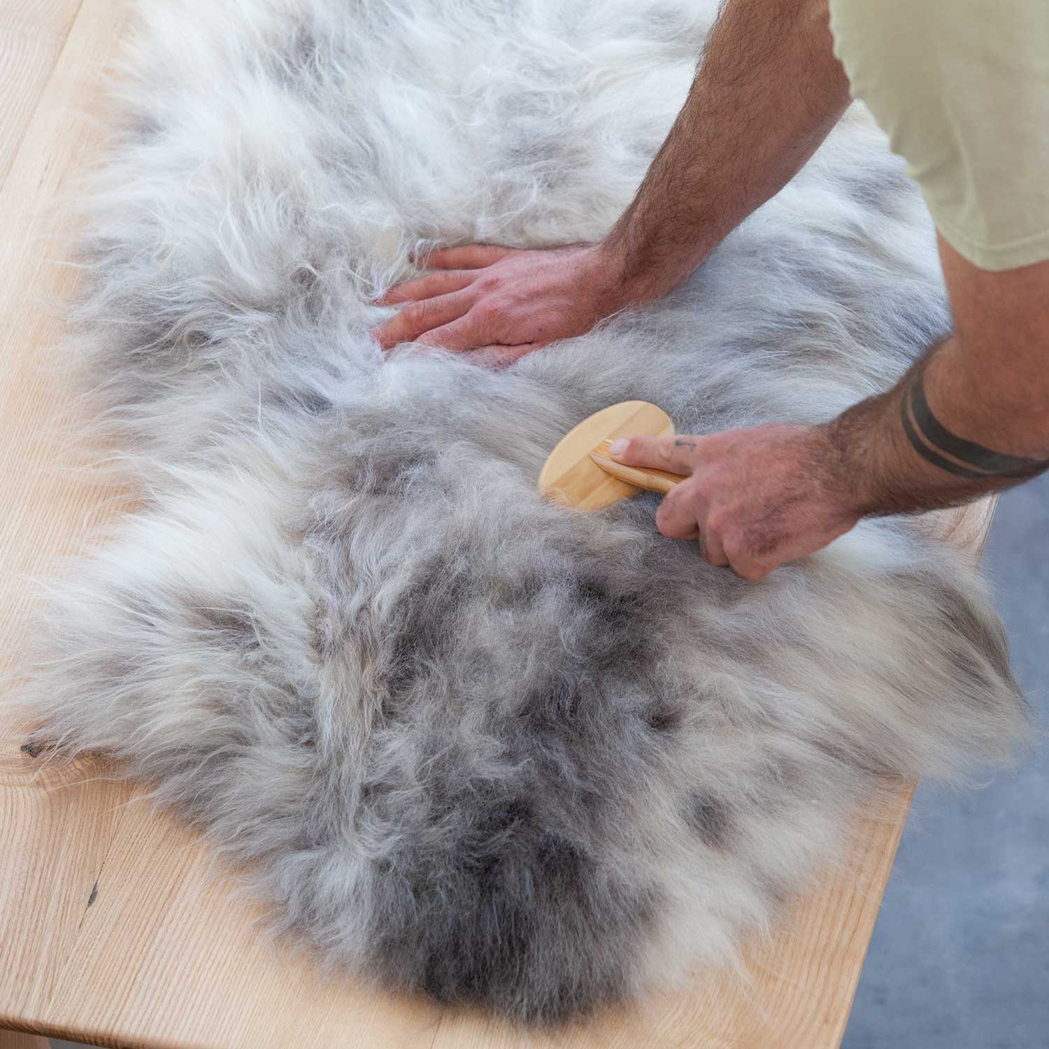 Luxury Sheepskin Brush - Image 3