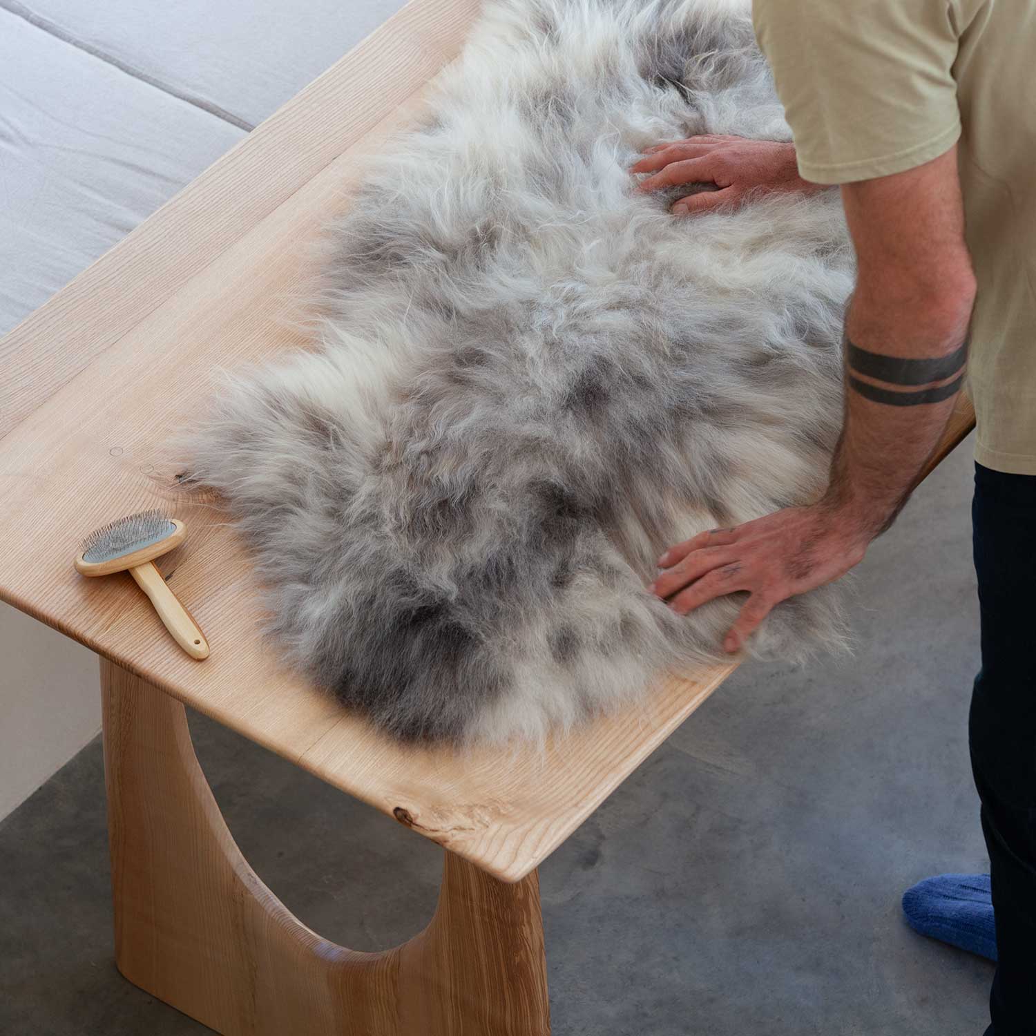 Luxury Sheepskin Brush - Image 5