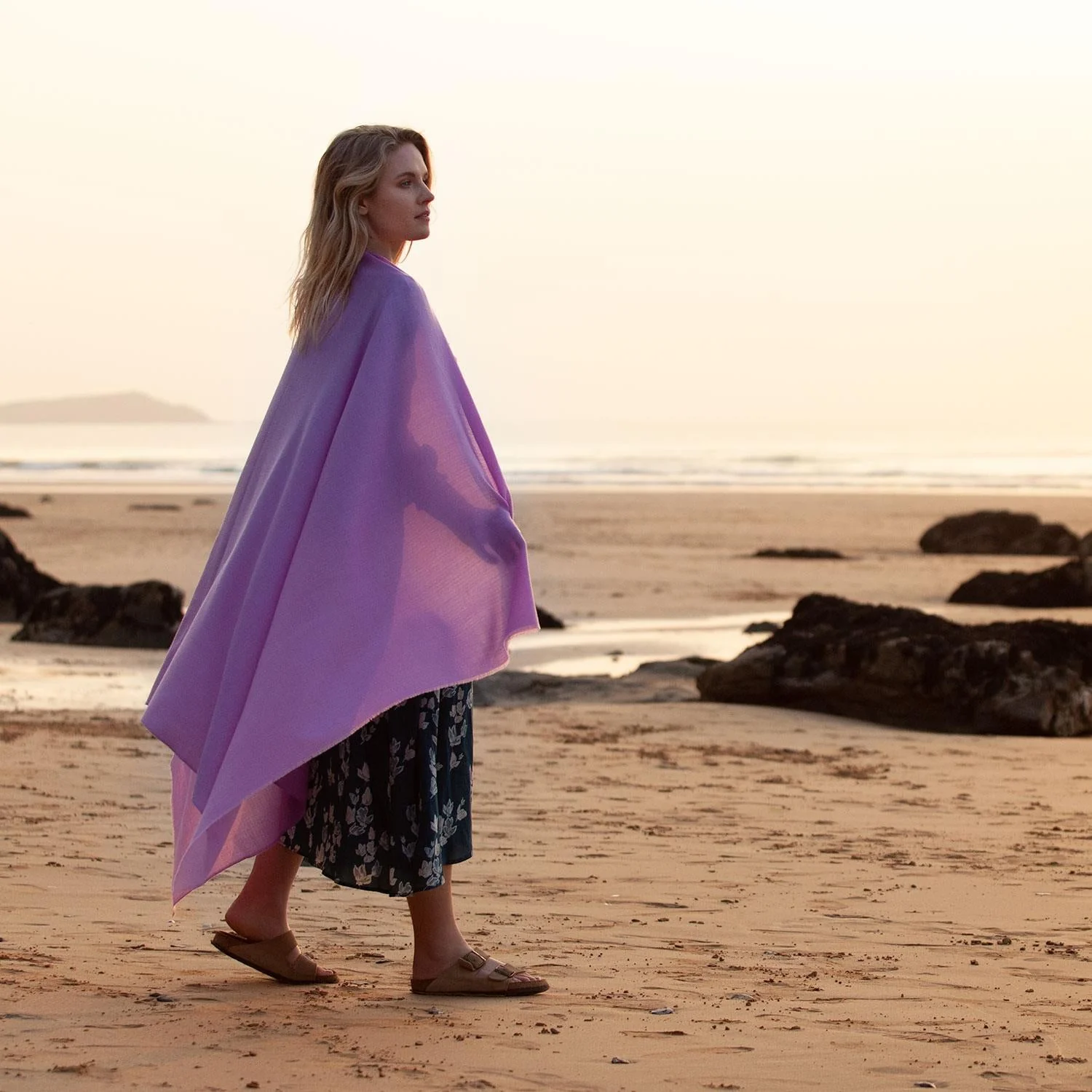 Merino Wool Shawl Lilac - Image 4