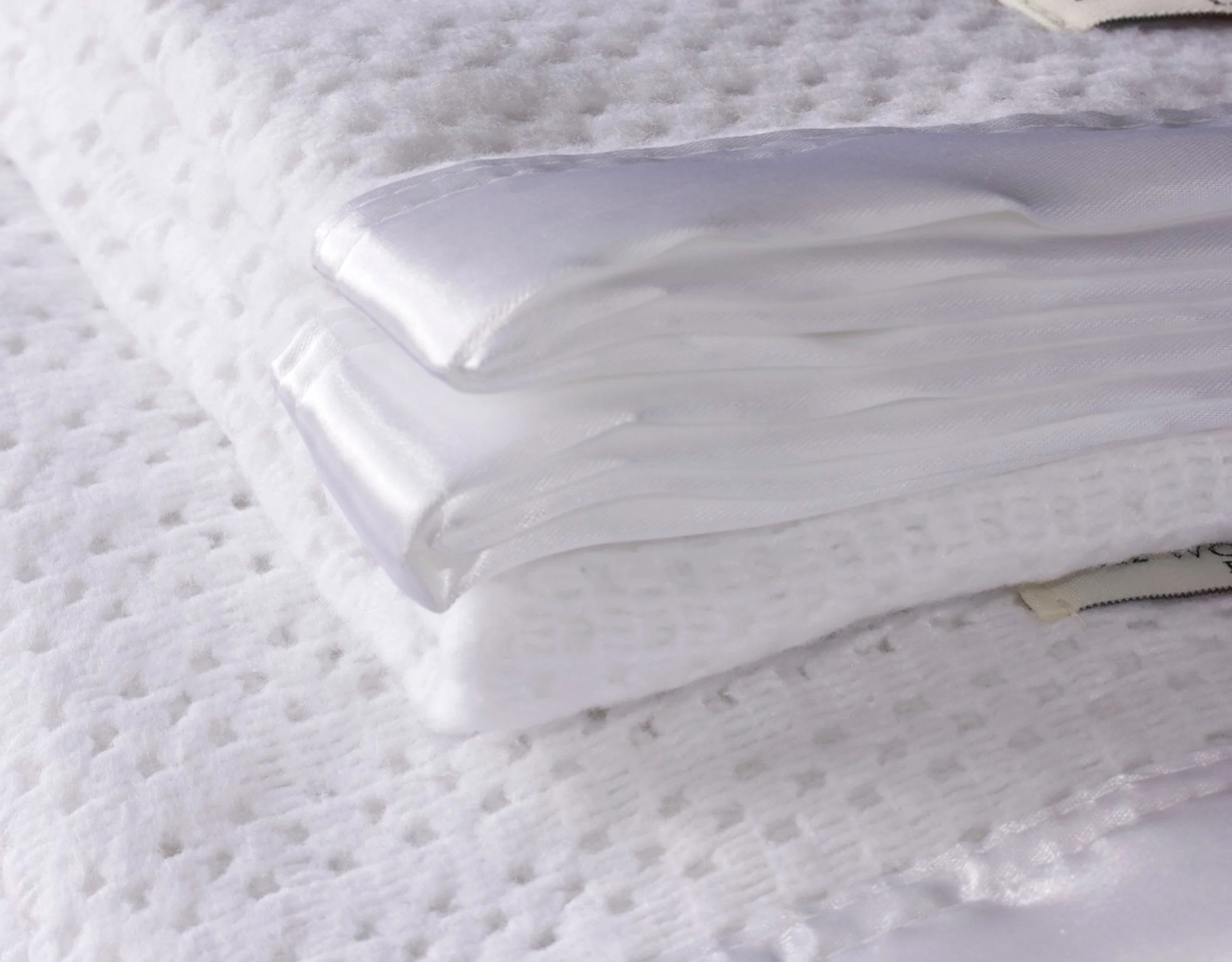 Satin Trimmed Baby Blanket - Image 7