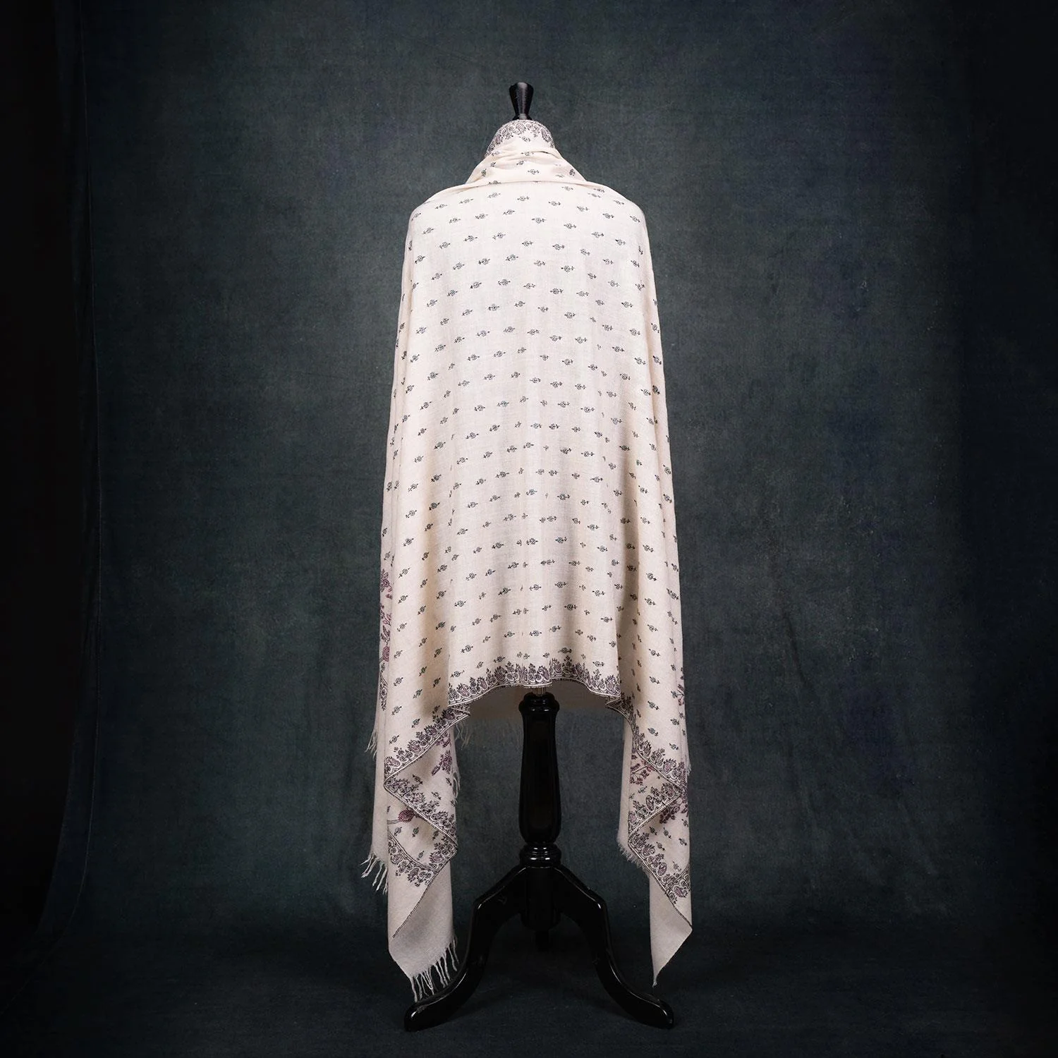 Sozni Embroidered Cashmere Pashmina Humayra - Image 4