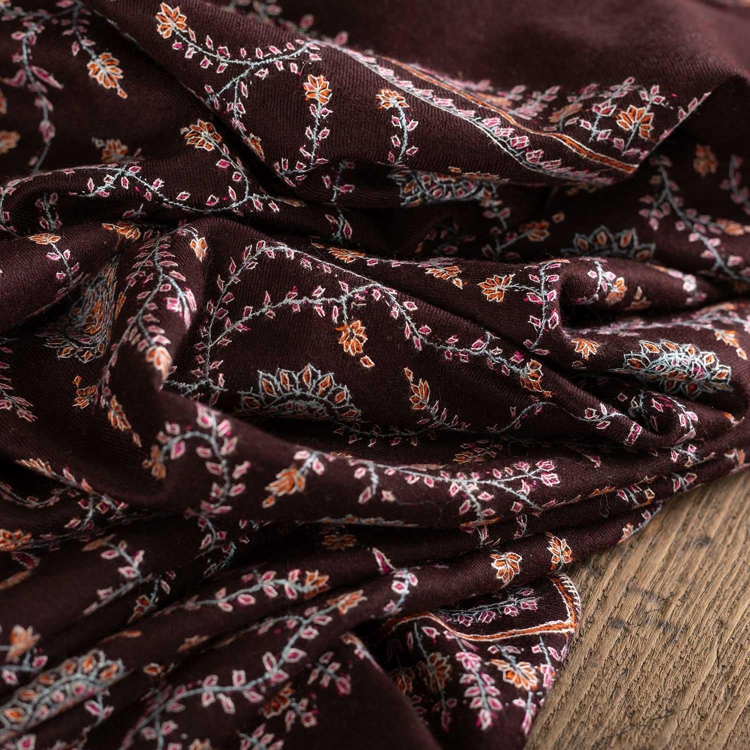Sozni Embroidered Chakra Shawl 'Sudarshan' - Image 2