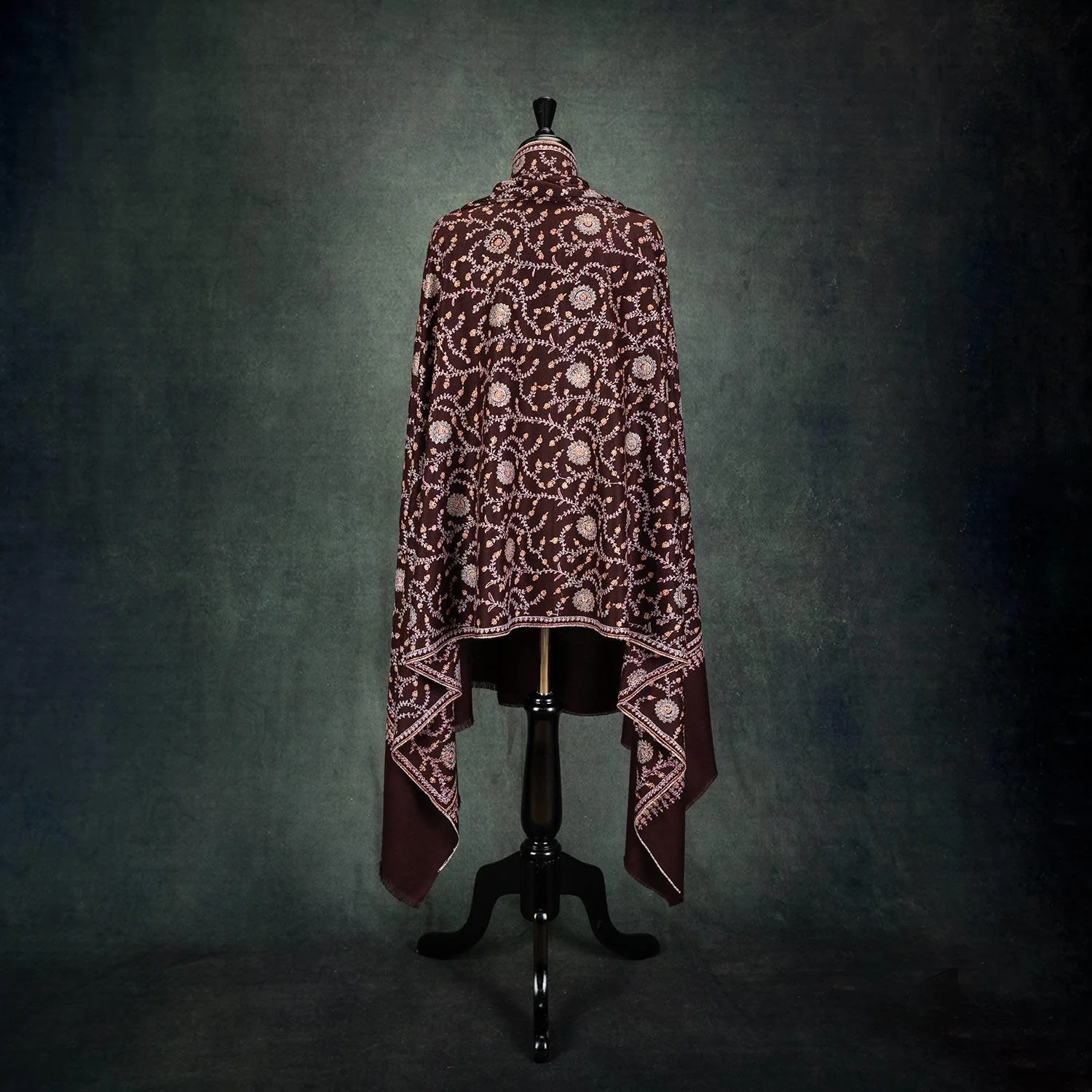Sozni Embroidered Chakra Shawl 'Sudarshan' - Image 3