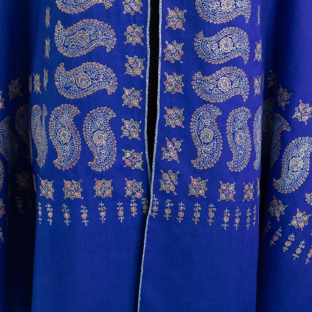 Sozni Hand Embroidered Pashmina 'Adiyogi' Third Eye of Shiva - Image 4
