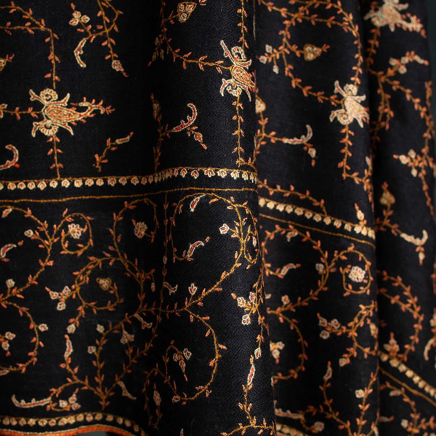 Sozni Hand Embroidered Shawl 'Mother' Zozila - Image 7