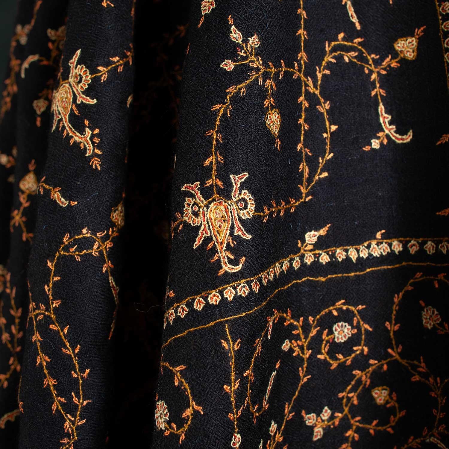 Sozni Hand Embroidered Shawl 'Mother' Zozila - Image 8