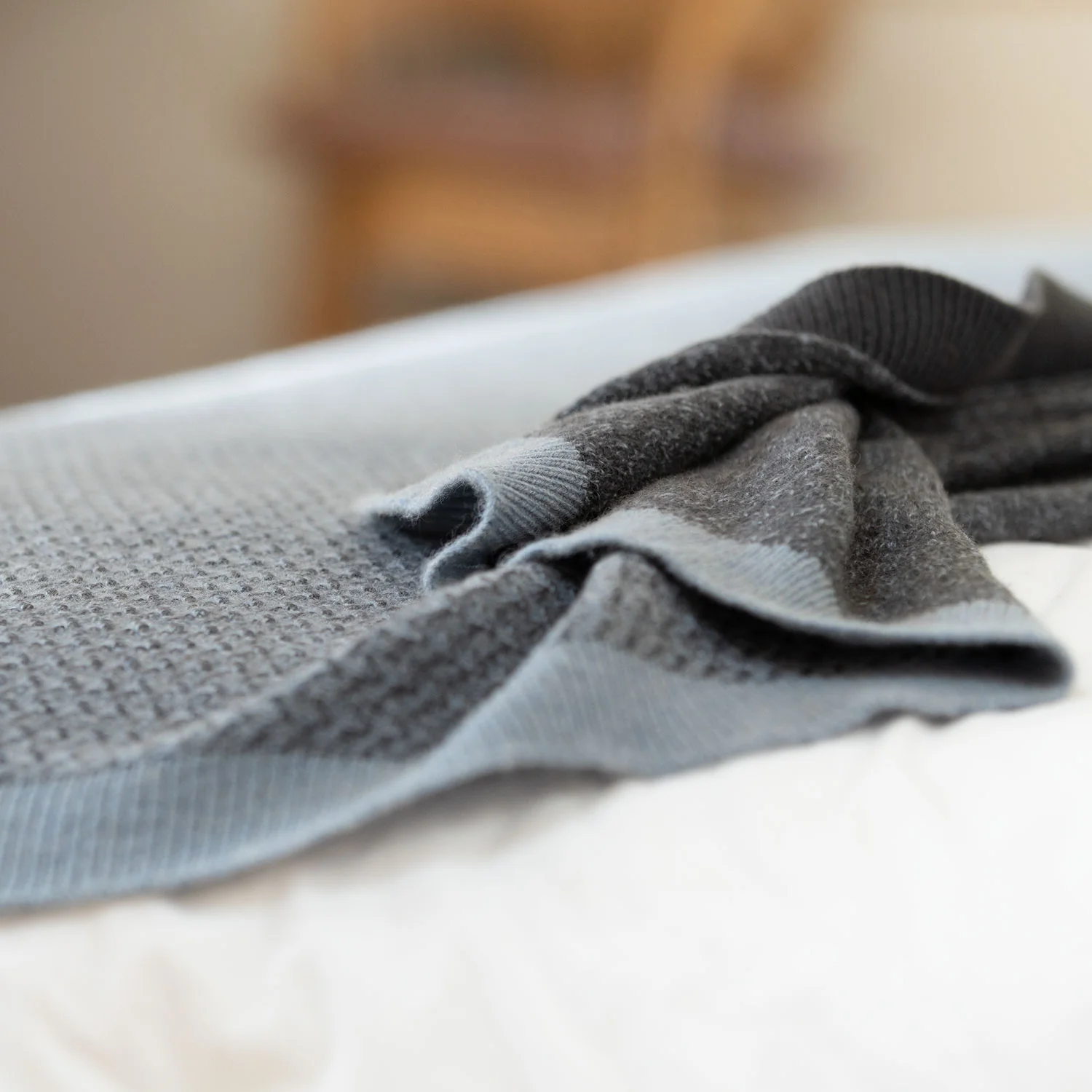 Wintertide Cashmere Blanket - Image 5